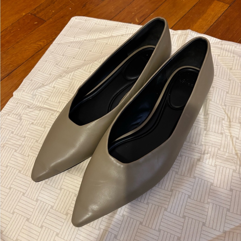 VINCE Women's Pointed Toe Slip-On Flats - Taupe